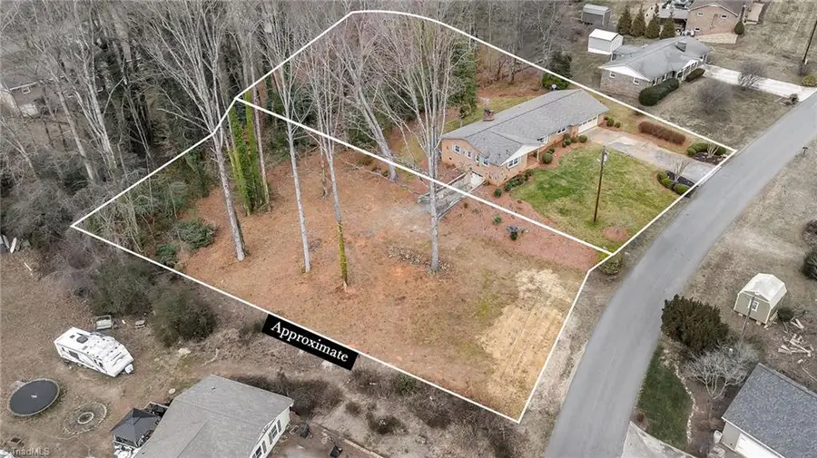 132 Kerry Lane, Wilkesboro, NC 28697 - #2