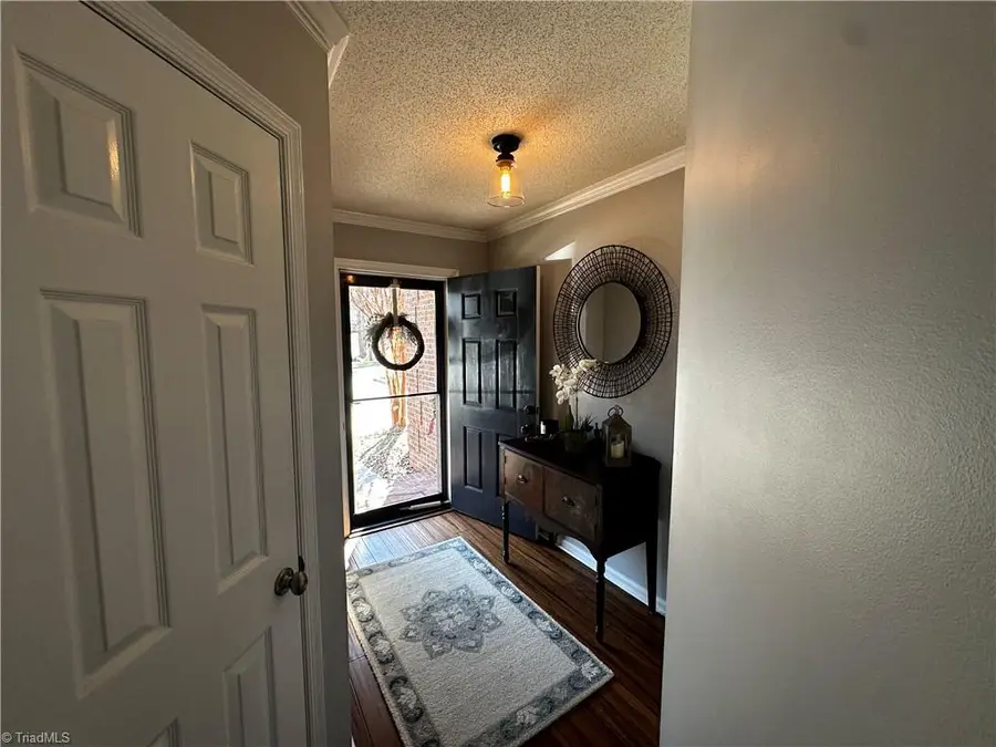 27 Park Village Lane #B, Greensboro, NC 27455 - #3