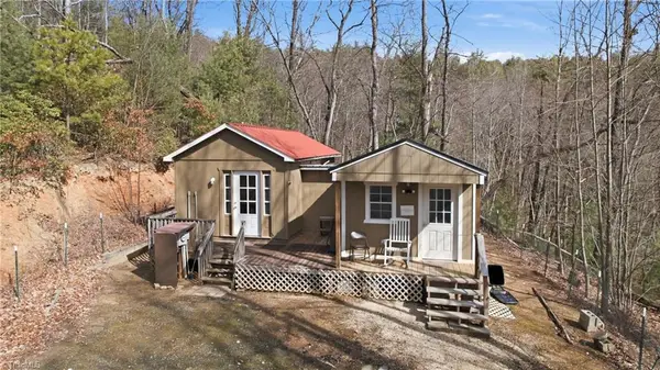 840 Summit Ridge Road, Purlear, NC 28665