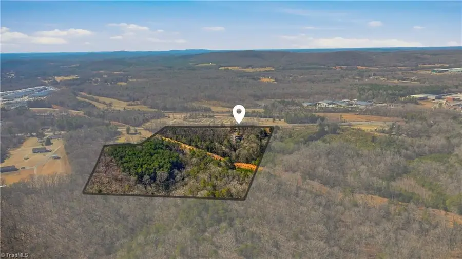 8015 E Us Highway 64, Thomasville, NC 27360 - #3