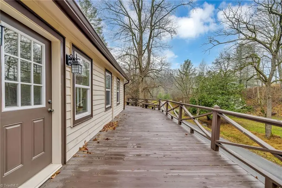 7 Legra Road, Grassy Creek, NC 28631 - #2
