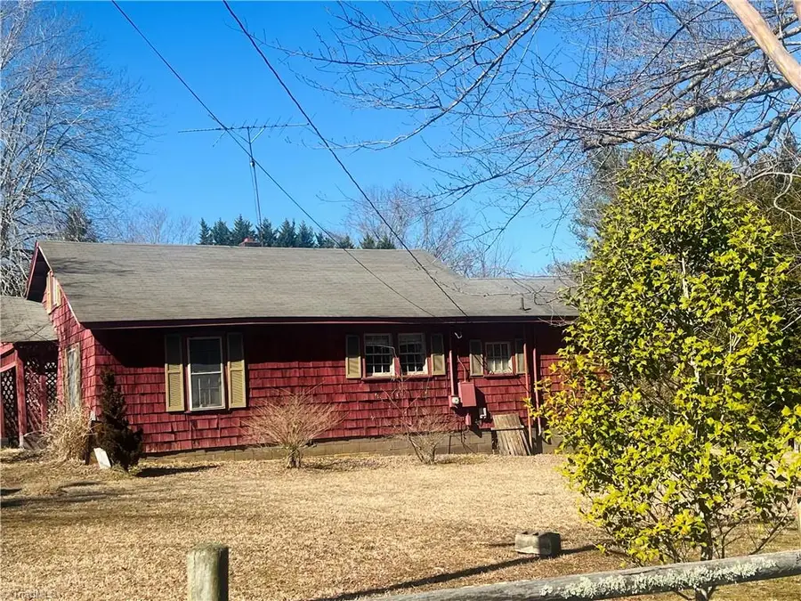 139 Jackson Street, Mount Airy, NC 27030 - #3