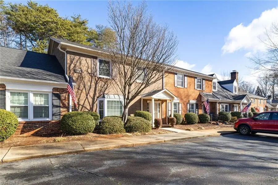 25 Fountain Manor Drive #B, Greensboro, NC 27405 - #3