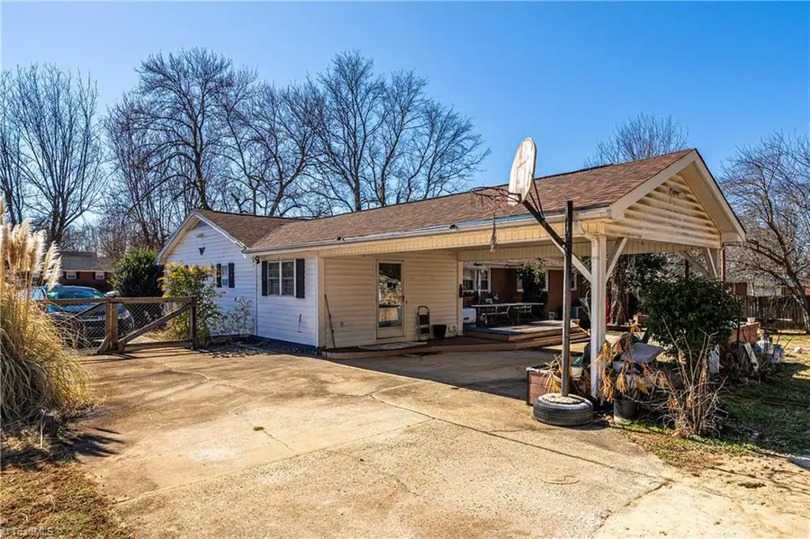 3877 Forest Valley Drive, Winston Salem, NC 27105 - #3