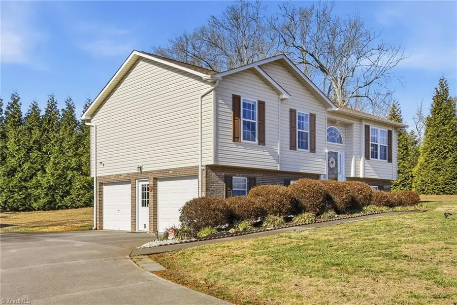 4024 Village Trace Drive, Tobaccoville, NC 27050 - #2