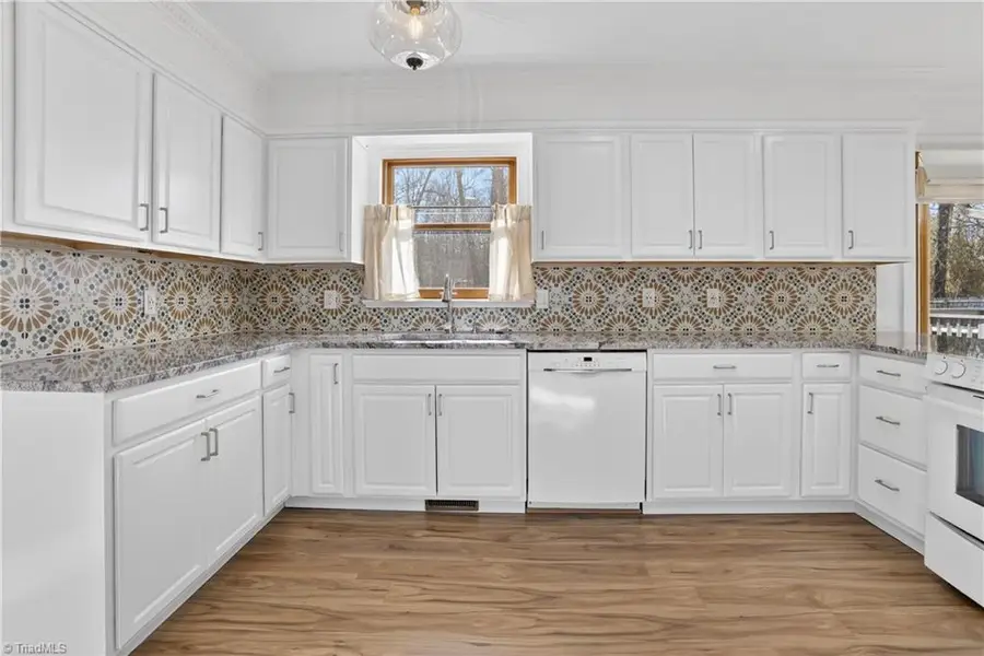 5211 Forest Oaks Drive, Greensboro, NC 27406 - #2