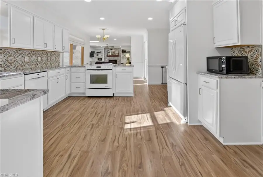 5211 Forest Oaks Drive, Greensboro, NC 27406 - #3