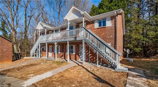 1502 Oakshire Court, Winston-Salem, NC 27107