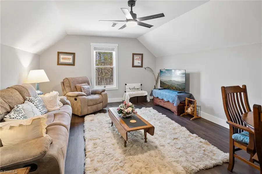 715 Chatsworth Circle Se, Lenoir, NC 28645 - #3