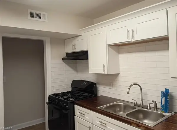 2821 Bleeker Square, Winston-Salem, NC 27106