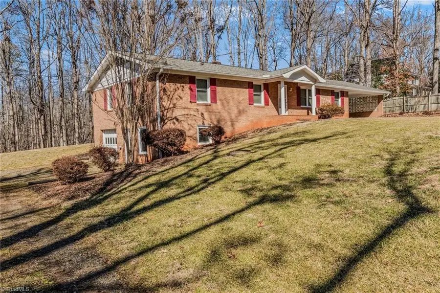 5855 Woodsway Drive, Pfafftown, NC 27040 - #2