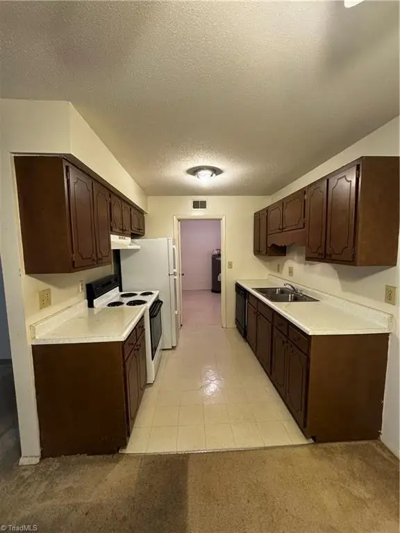 2200 Sunderland Road #135K, Winston-Salem, NC 27103