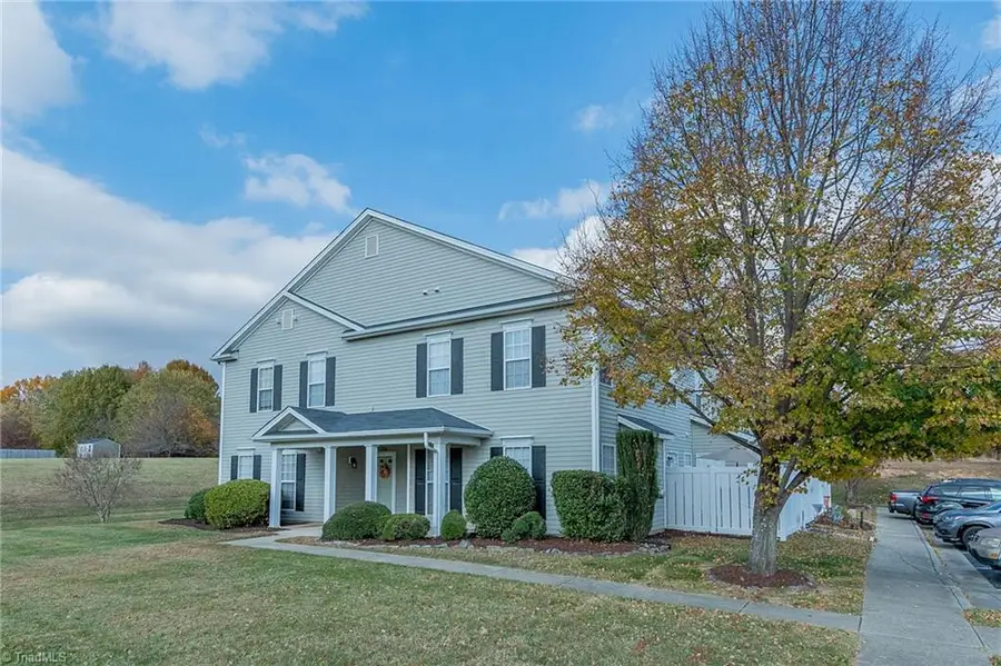 302 Geoffrey Way, Kernersville, NC 27284 - #2