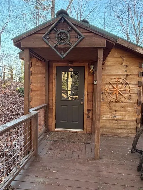 157 Wolf Trail, McGrady, NC 28670