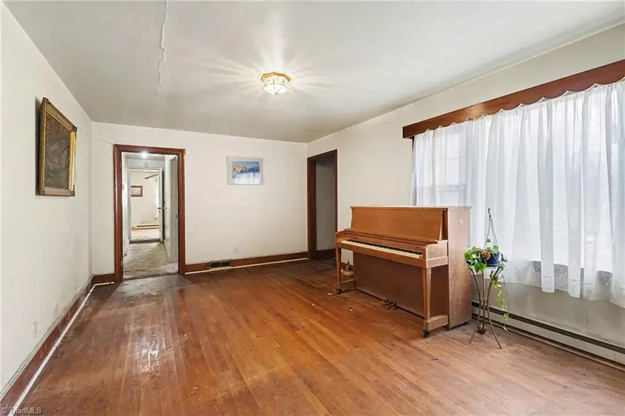 431 Barbara Jane Avenue Ne, Winston Salem, NC 27101 - #3