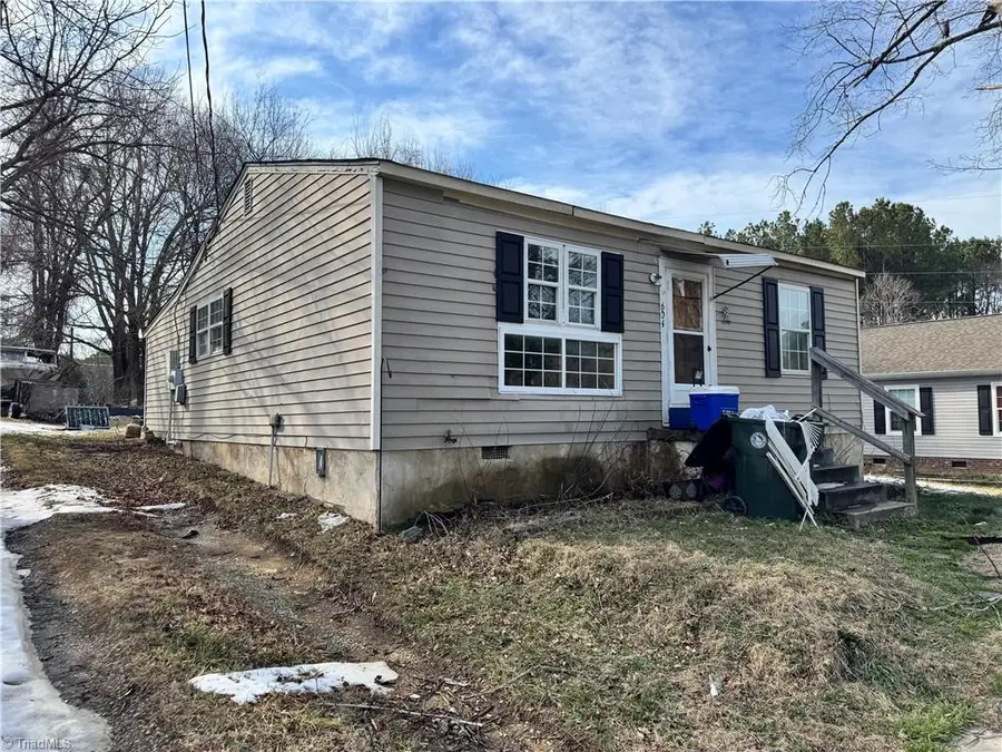 604 English Street, Thomasville, NC 27360 - #2