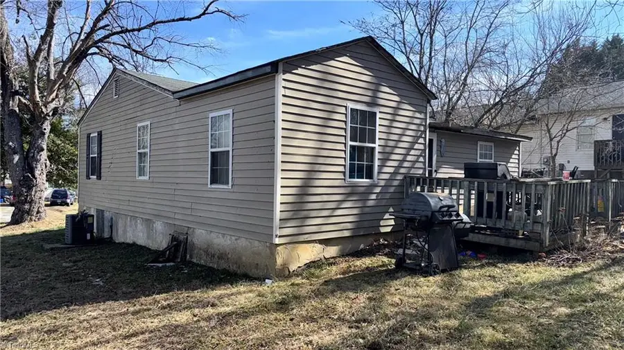 604 English Street, Thomasville, NC 27360 - #3