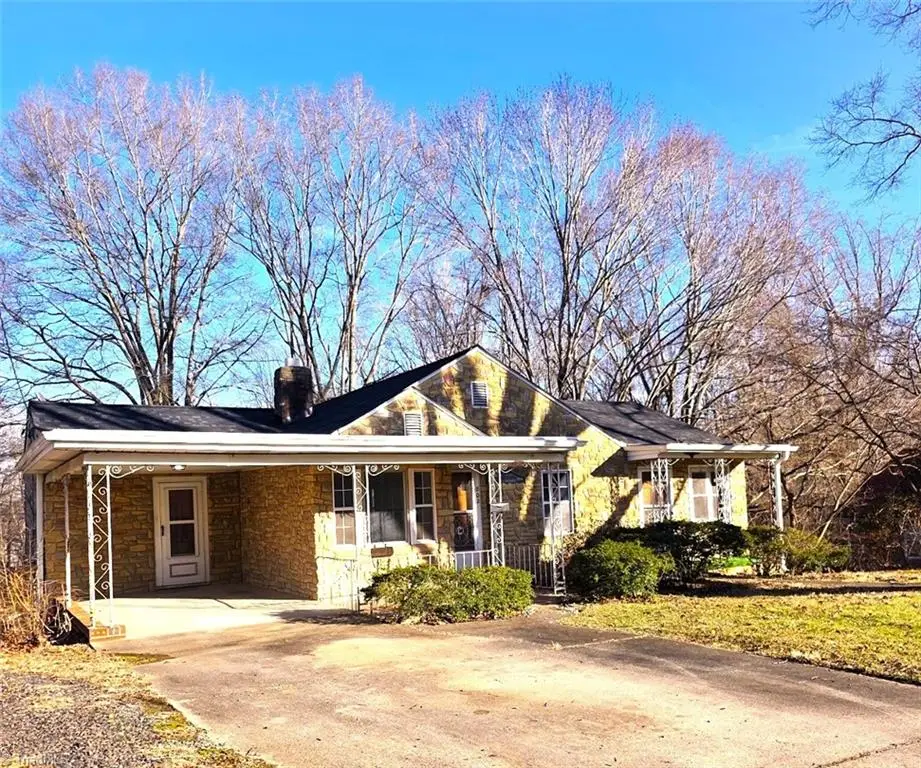 802 E Warren Avenue, Eden, NC 27288 - #1