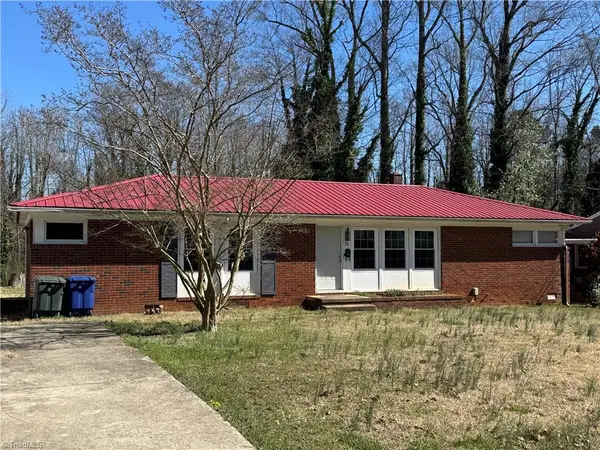 12 Hawthorne Lane, Lexington, NC 27295