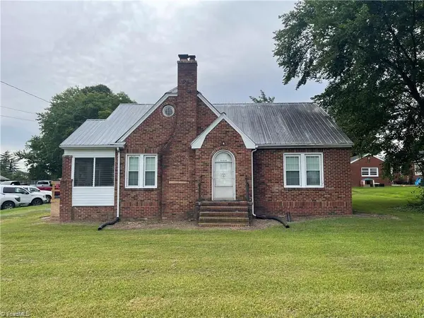 2419 S Fayetteville Street, Asheboro, NC 27205