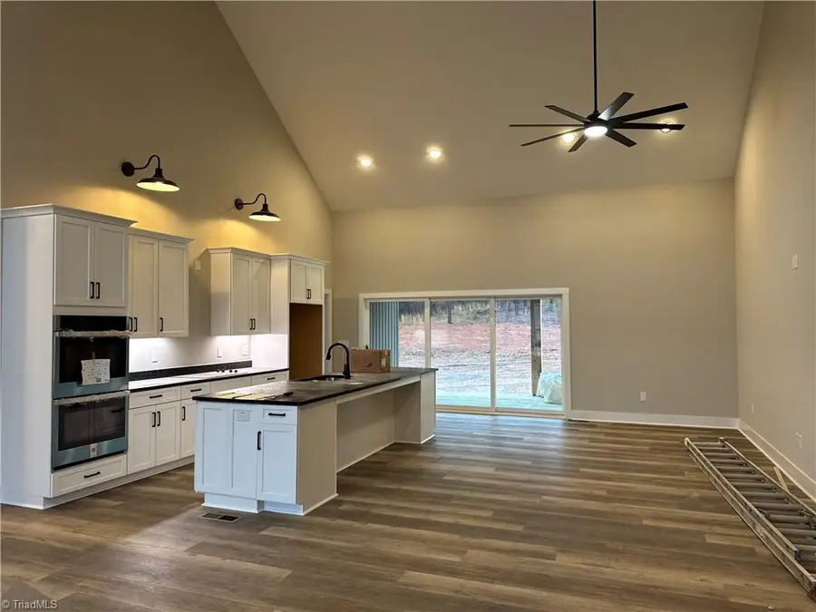 1314 Riverside Drive, Lexington, NC 27292 - #2