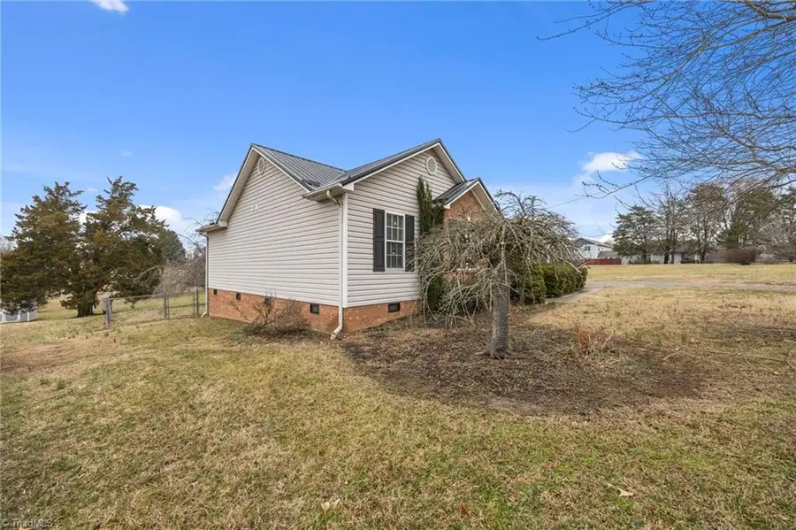 1502 Gibbs Road, Reidsville, NC 27320 - #2