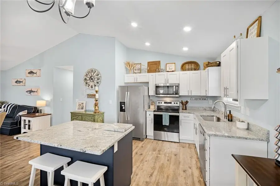 205 Bethlehem Avenue, Thomasville, NC 27360 - #3