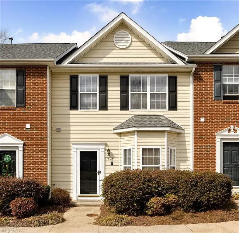 1604 Olivers Crossing Circle, Winston Salem, NC 27127 - #1