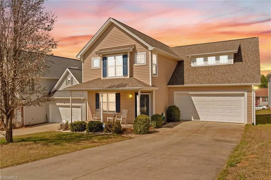 219 19th Avenue Se, Hickory, NC 28602 - #3