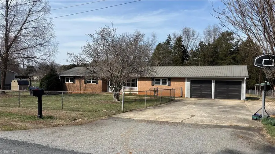 3948 Valley Drive, Sophia, NC 27350 - #2