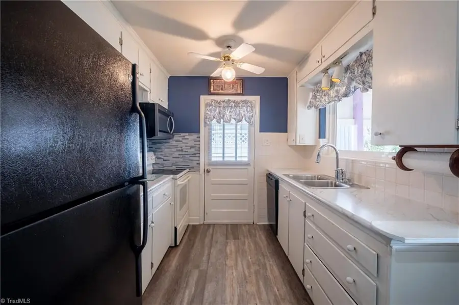 520 Gales Avenue, Winston Salem, NC 27103 - #2