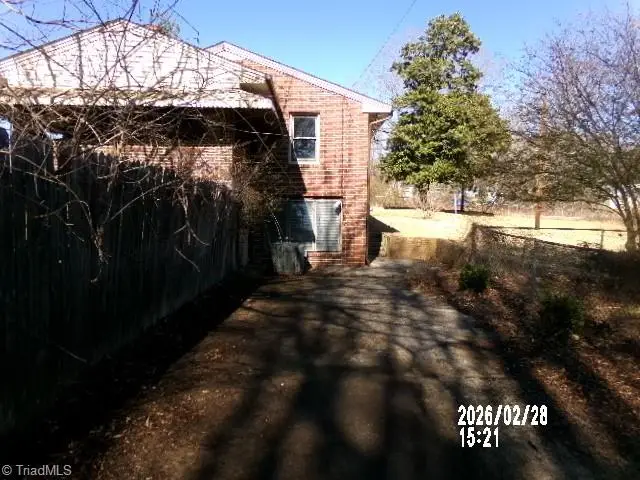 912 Friendly Road, Eden, NC 27288 - #3