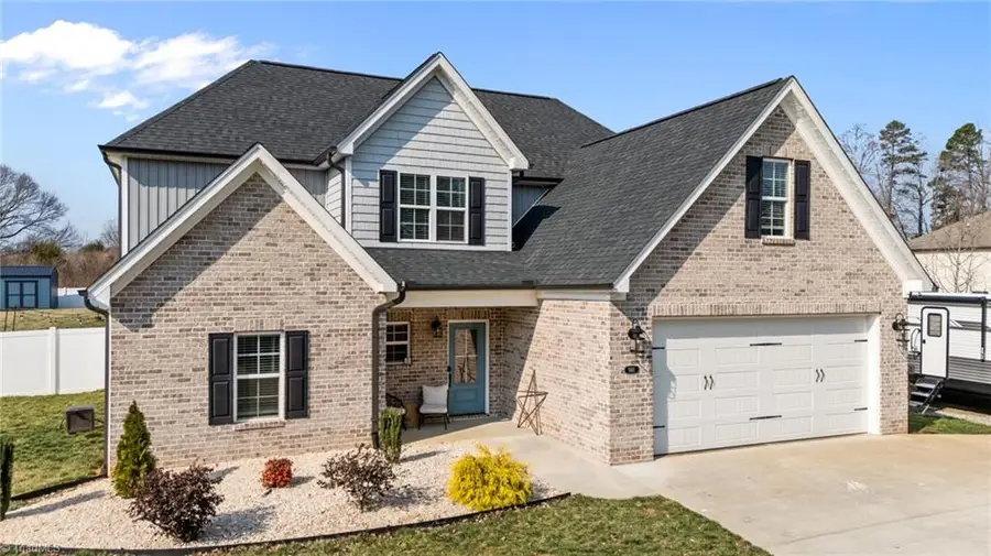 3821 Friendship Ledford Road, Abbotts Creek, NC 27107 - #3