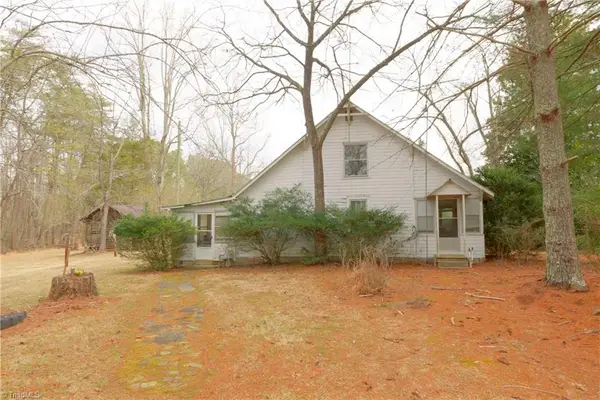 3364 Nc Highway 66 S, Westfield, NC 27053