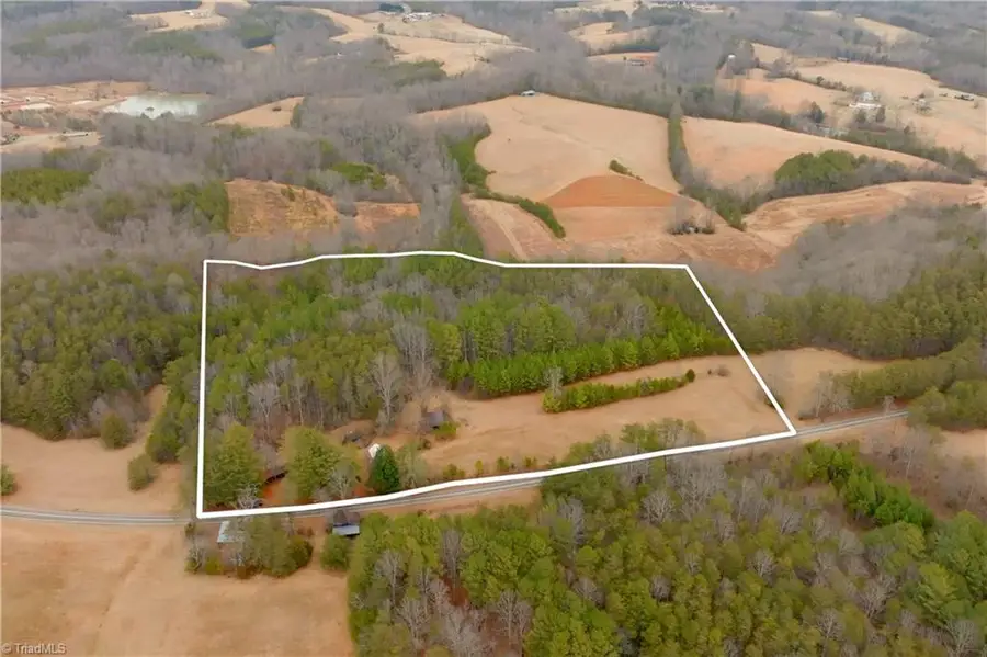 3364 Nc Highway 66 S, Westfield, NC 27053 - #2