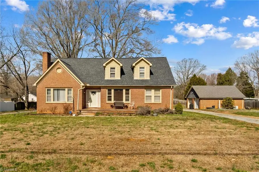 416 Peeler Street, Salisbury, NC 28146 - #3