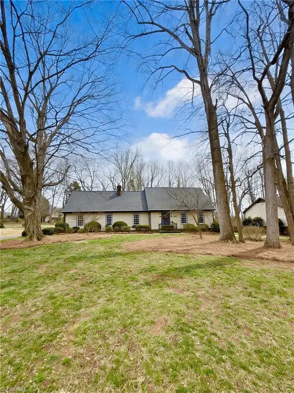 5420 Hanover Park Drive, Winston-Salem, NC 27103