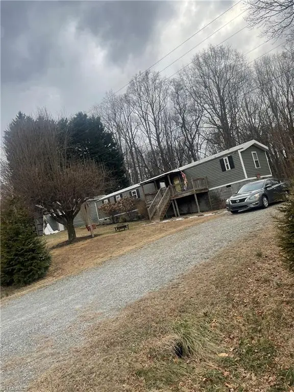 2658 Valleyspring Road, Kernersville, NC 27284