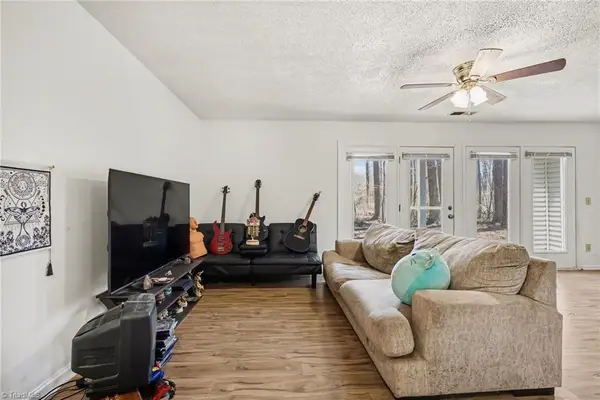 2326 W Vandalia Road #B, Greensboro, NC 27407