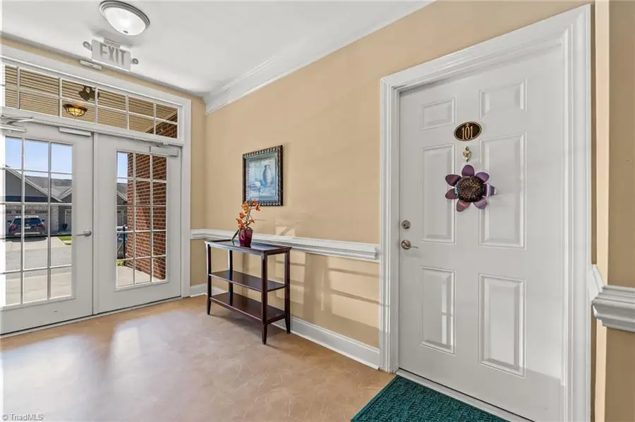 6831 Hanesbrook Circle #101, Clemmons, NC 27012 - #2