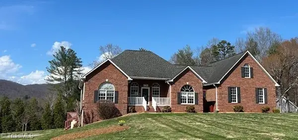 362 Mountain Shadows Drive, Purlear, NC 28665