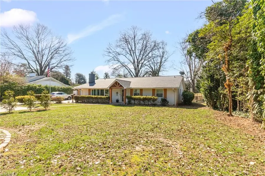 3917 W Friendly Avenue, Greensboro, NC 27410 - #3