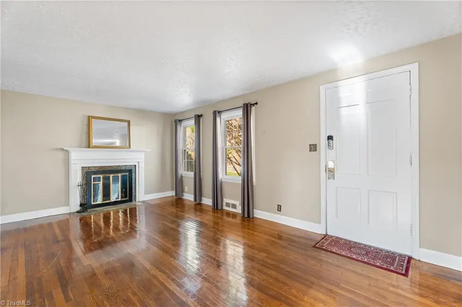 724 S Sunset Drive, Winston Salem, NC 27103 - #3