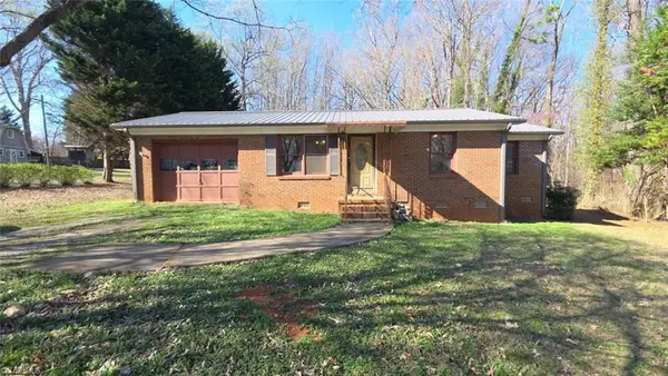 207 Auden Drive, Greensboro, NC 27406