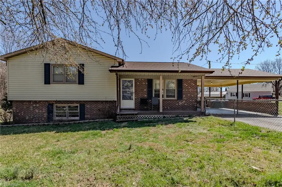 636 Hamburg Street, Mount Airy, NC 27030 - #2