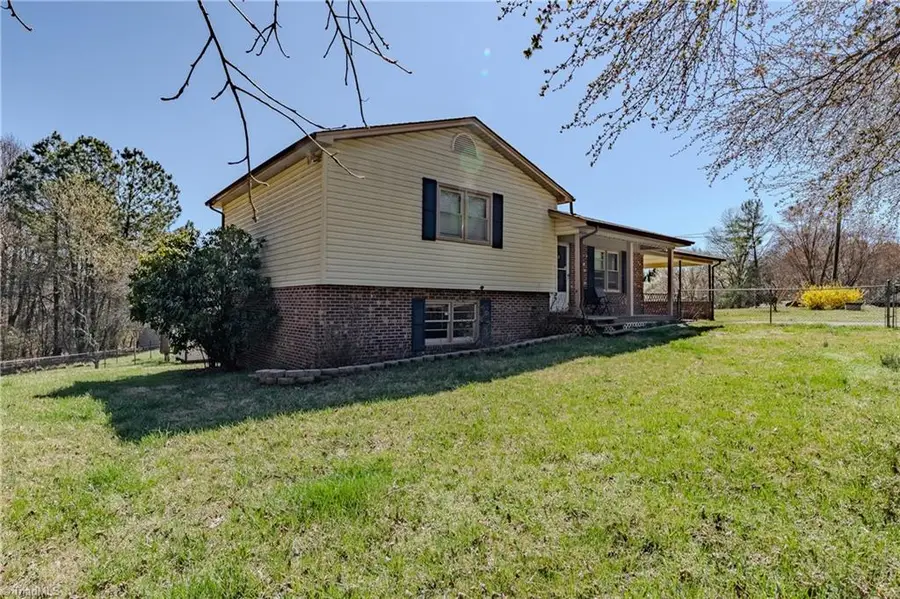 636 Hamburg Street, Mount Airy, NC 27030 - #3