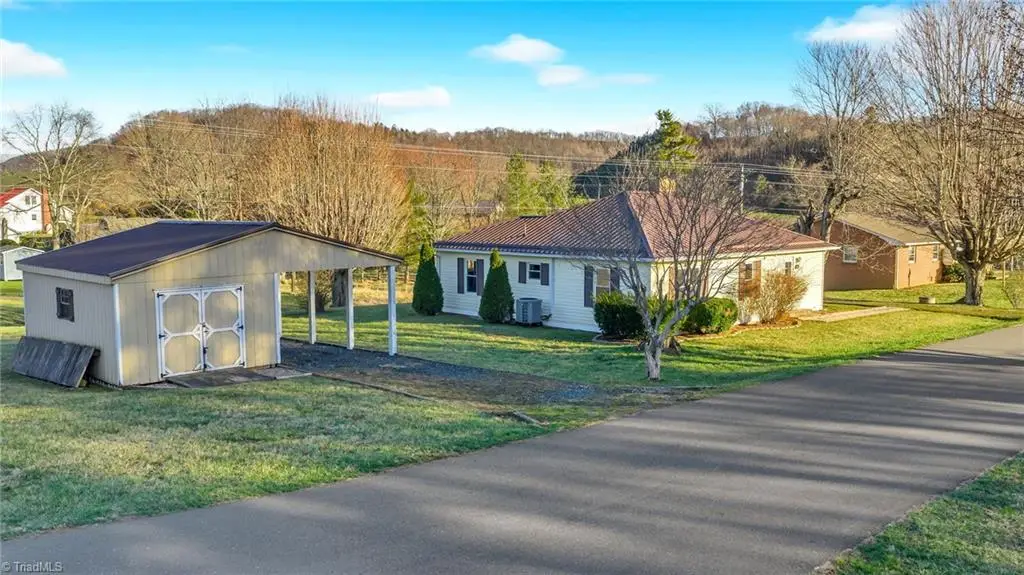 186 King Street, West Jefferson, NC 28694 - #1