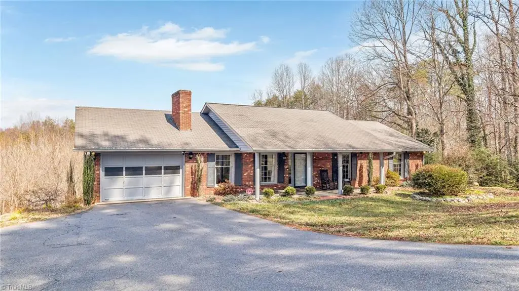 1542 Cedar Lane, Wilkesboro, NC 28651 - #1