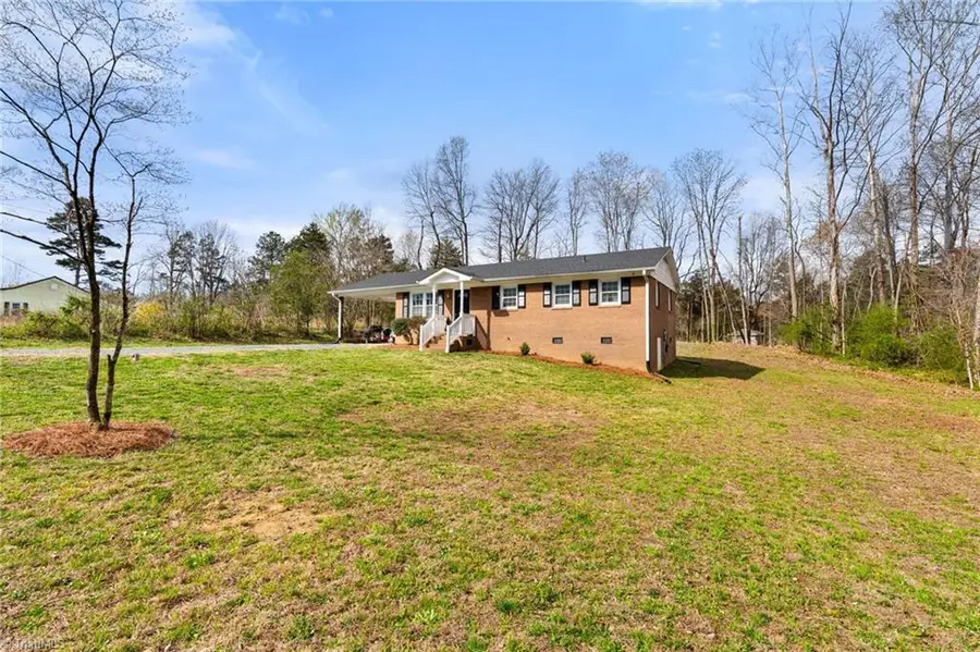 450 Black Lake Road, Thomasville, NC 27360 - #3