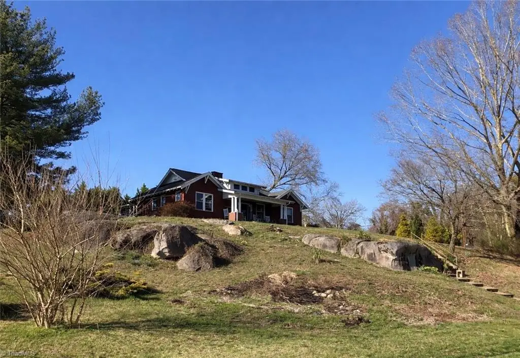 549 E Pine Street, Mount Airy, NC 27030 - #1